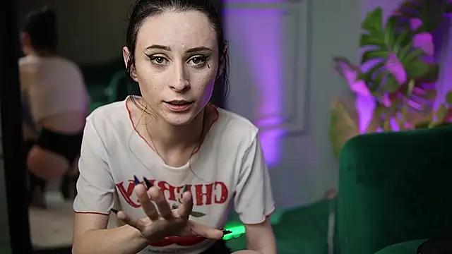 Snapshot of SaraiAngel chatting on December 2025 08:04:02 PM SaraiAngel online show from December 2025 08:04:02 PM