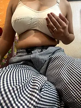 miss moonikaa online show from November 2025 08:36:01 AM