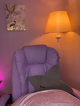 hollie joliie online show from January 2026 12:41:02 PM