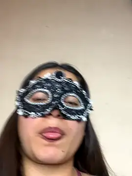 LiaDravenX online show from November 2025 10:43:02 PM