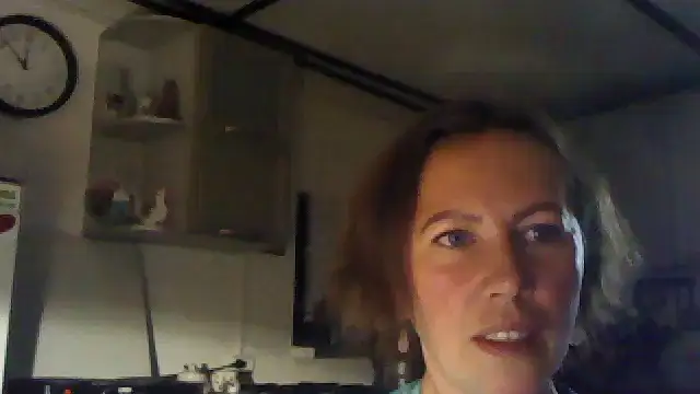 Snapshot of Loxiva chatting on October 2025 03:52:01 PM Loxiva online show from October 2025 03:52:01 PM