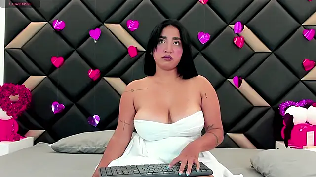 GeraldineSandoval online show from February 2026 07:47:01 PM