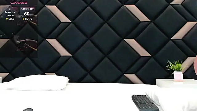 GeraldineSandoval online show from February 2026 02:47:02 PM