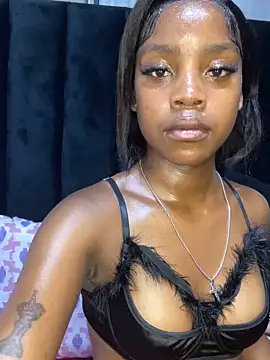 Littlebunny33 online show from May 2026 08:45:01 PM