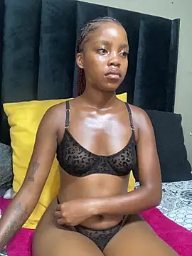 Littlebunny33 online show from April 2026 07:19:01 PM