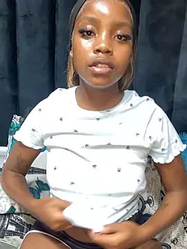 Littlebunny33 online show from June 2026 11:17:01 PM