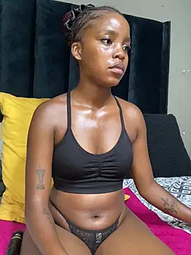 Littlebunny33 online show from April 2026 09:15:01 PM