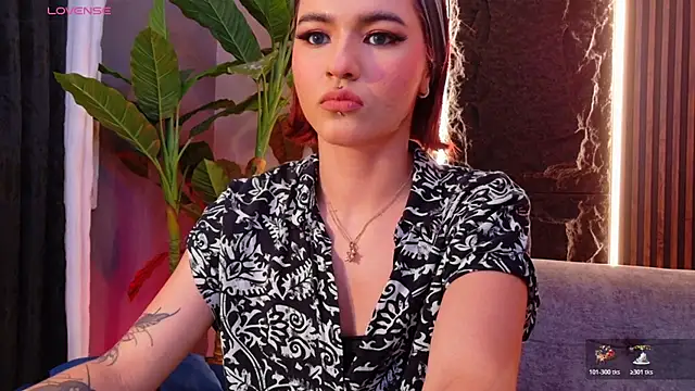 Snapshot of La_Diabla_111_ chatting on January 2026 08:23:01 PM La Diabla 111 online show from January 2026 08:23:01 PM