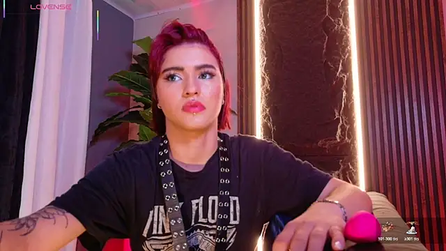 Snapshot of La_Diabla_111_ chatting on December 2025 08:12:01 PM La Diabla 111 online show from December 2025 08:12:01 PM