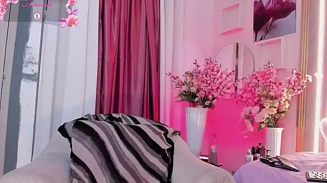 Snapshot of La_Diabla_111_ chatting on February 2026 01:05:02 AM La Diabla 111 online show from February 2026 01:05:02 AM