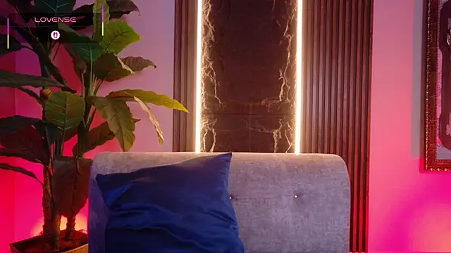 La Diabla 111  online show from November 2025 01:45:02 PM