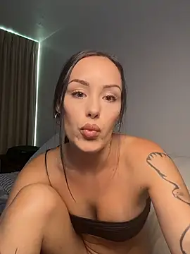 gardenxrose online show from November 2025 02:45:02 AM