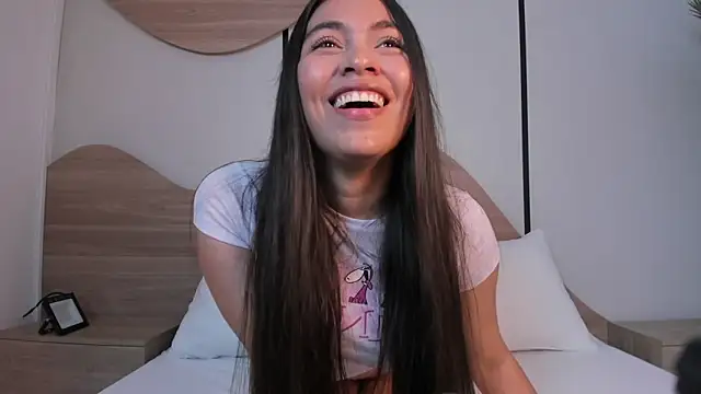 Snapshot of allie_bruce chatting on January 2026 02:26:01 AM allie bruce online show from January 2026 02:26:01 AM