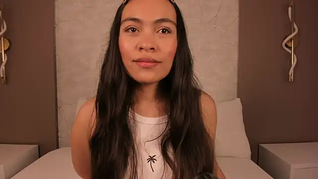 Snapshot of allie_bruce chatting on February 2026 02:33:02 AM allie bruce online show from February 2026 02:33:02 AM