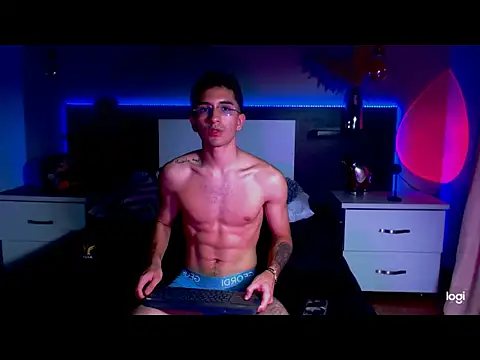 Snapshot of eriikjoness chatting on November 2025 01:11:02 AM eriikjoness online show from November 2025 01:11:02 AM