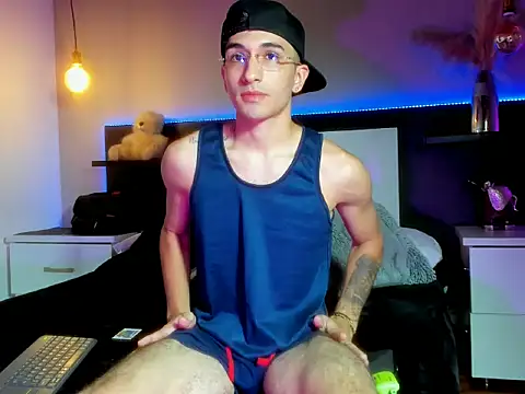 Snapshot of eriikjoness chatting on November 2025 03:10:02 AM eriikjoness online show from November 2025 03:10:02 AM