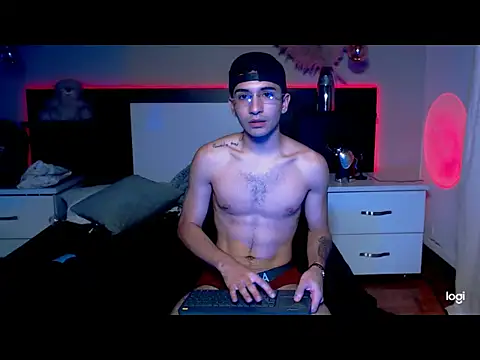 Snapshot of eriikjoness chatting on October 2025 03:38:01 AM eriikjoness online show from October 2025 03:38:01 AM