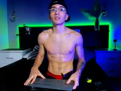 Snapshot of eriikjoness chatting on November 2025 09:15:01 PM eriikjoness online show from November 2025 09:15:01 PM