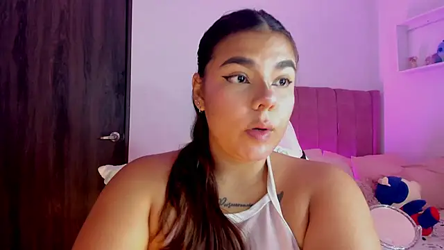 AliceThundeer online show from February 2026 04:13:02 AM