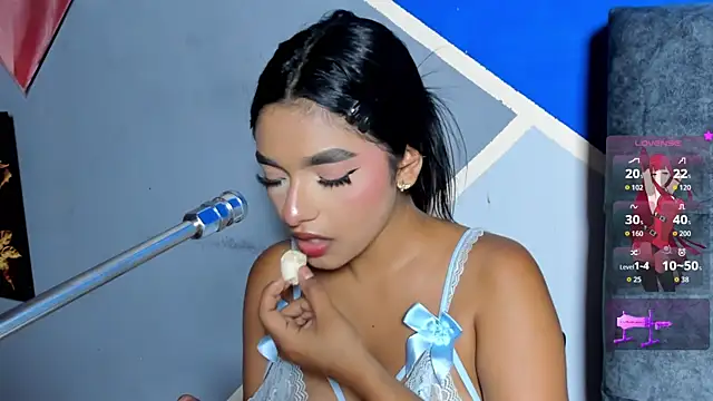 lau-hot online show from December 2025 07:16:02 PM