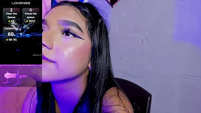 lau-hot online show from April 2026 08:33:01 PM