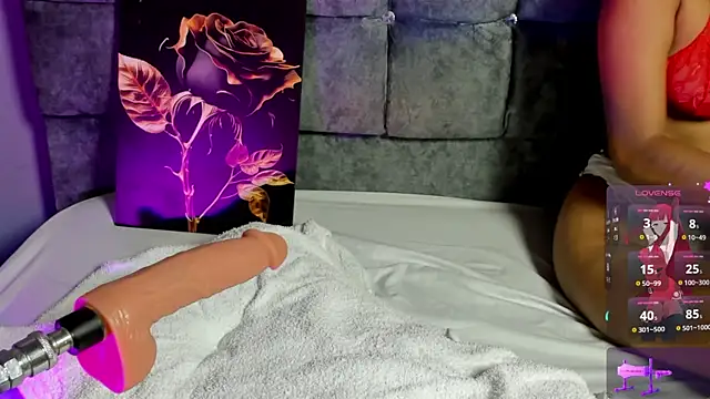 lau-hot online show from November 2025 08:12:01 PM