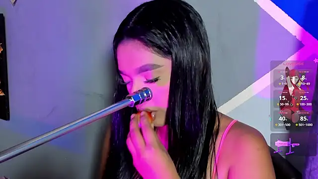 lau-hot online show from December 2025 07:24:02 PM