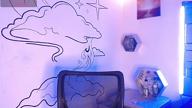 Snapshot of Trinity_Knox chatting on December 2025 04:30:01 PM Trinity Knox online show from December 2025 04:30:01 PM