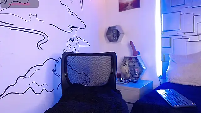 Snapshot of Trinity_Knox chatting on October 2025 06:53:02 PM Trinity Knox online show from October 2025 06:53:02 PM