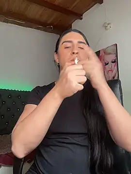 lola diez online show from May 2026 03:54:02 PM