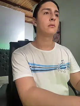 lola diez online show from April 2026 10:00:01 PM