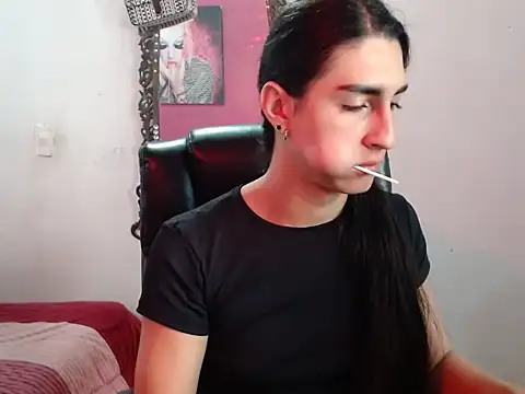 lola diez online show from October 2025 06:20:01 PM