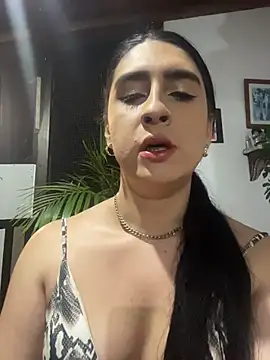 lola diez online show from June 2026 11:48:01 PM
