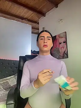 lola diez online show from November 2025 06:08:02 PM