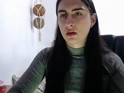 lola diez online show from February 2026 11:23:02 PM