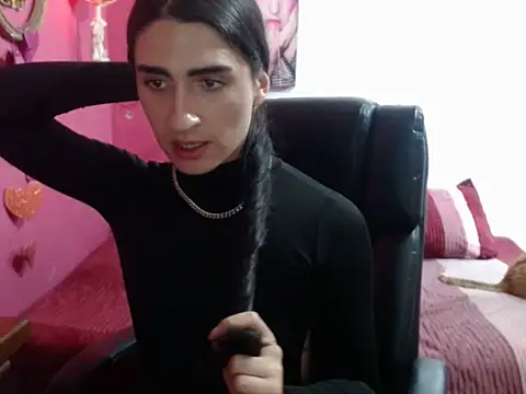 lola diez online show from September 2025 05:01:01 AM