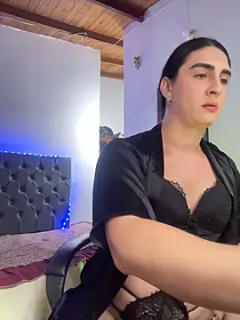 lola diez online show from June 2026 10:11:01 PM