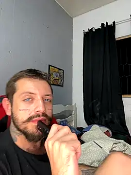 Snapshot of Luccaskonig chatting on November 2025 03:16:01 AM Luccaskonig online show from November 2025 03:16:01 AM