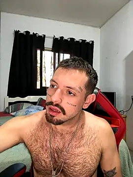 Snapshot of Luccaskonig chatting on October 2025 07:13:01 PM Luccaskonig online show from October 2025 07:13:01 PM