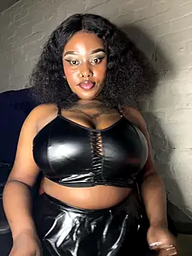 Snapshot of QUEEN_NOBUHLE_777 chatting on October 2025 05:48:02 PM QUEEN NOBUHLE 777 online show from October 2025 05:48:02 PM