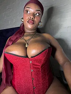 Snapshot of QUEEN_NOBUHLE_777 chatting on October 2025 08:00:01 PM QUEEN NOBUHLE 777 online show from October 2025 08:00:01 PM