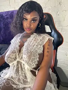 QUEEN NOBUHLE 777 online show from October 2025 01:32:02 PM