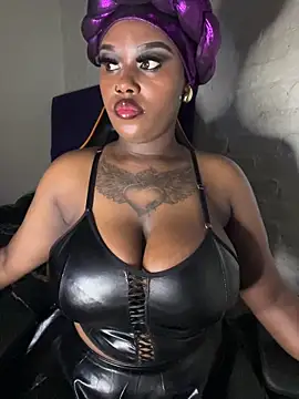 QUEEN NOBUHLE 777 online show from November 2025 01:04:02 AM