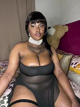 Snapshot of QUEEN_NOBUHLE_777 chatting on May 2026 11:13:02 PM QUEEN NOBUHLE 777 online show from May 2026 11:13:02 PM