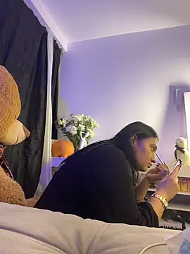 Elyross1  online show from October 2025 11:26:02 PM