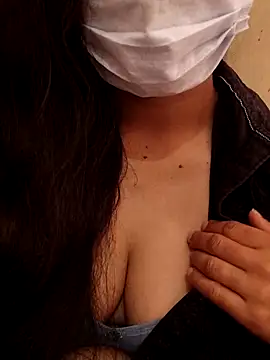 Snapshot of the_saavi chatting on November 2025 08:25:02 AM the saavi online show from November 2025 08:25:02 AM