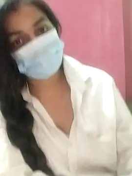 Snapshot of the_saavi chatting on November 2025 05:24:01 PM the saavi online show from November 2025 05:24:01 PM