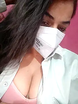 Snapshot of the_saavi chatting on December 2025 06:29:02 PM the saavi online show from December 2025 06:29:02 PM