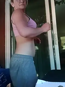 Snapshot of Goldenndoll chatting on November 2025 07:40:02 PM Goldenndoll online show from November 2025 07:40:02 PM