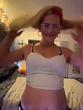 Snapshot of Goldenndoll chatting on September 2025 07:38:01 PM Goldenndoll online show from September 2025 07:38:01 PM